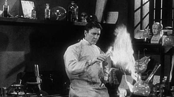 141004114707_holmes_was_depicted_as_a_scientific_genius_640x360_bbc_nocredit