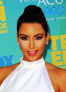 1407413117_kim-kardashian-bun-updo-hairstyle